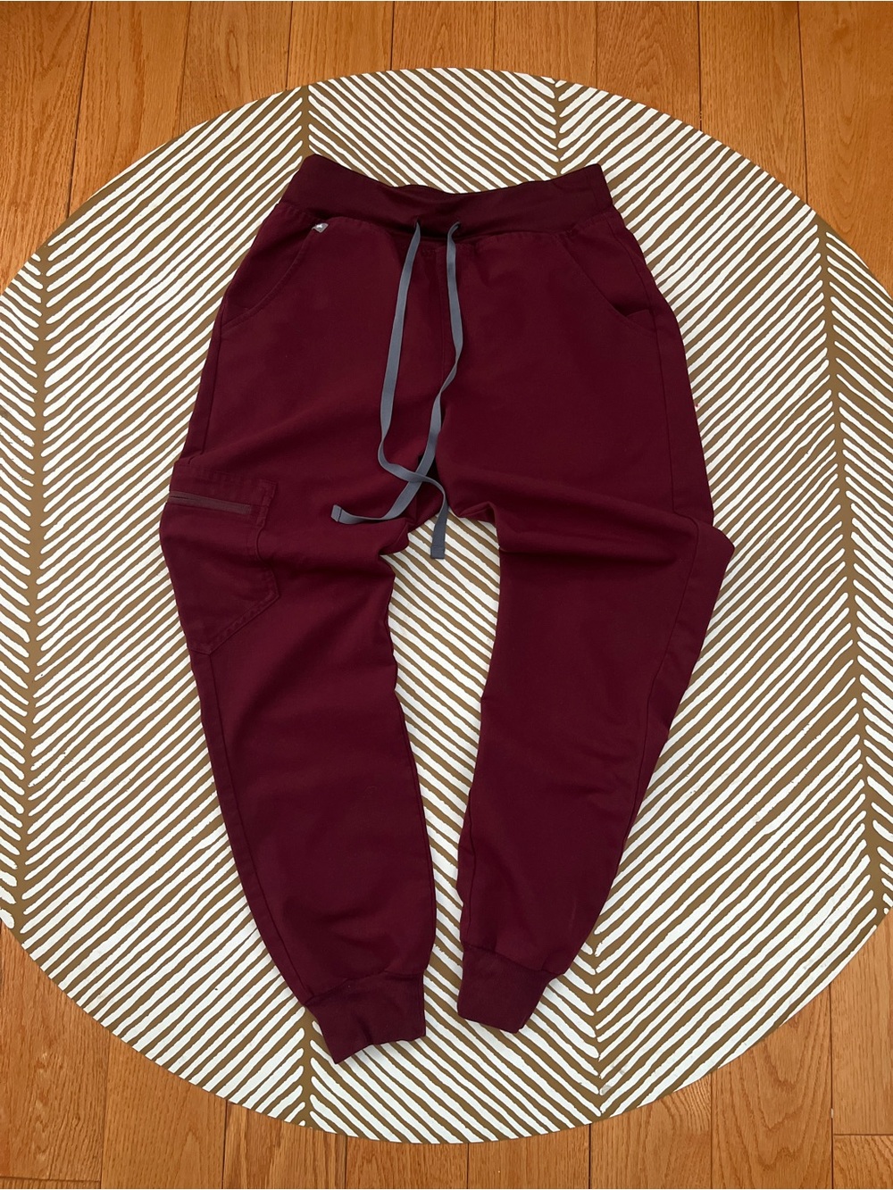 FIGS Women’s Wine High Waisted Zamora Jogger Scrub Bottoms (XS / P)